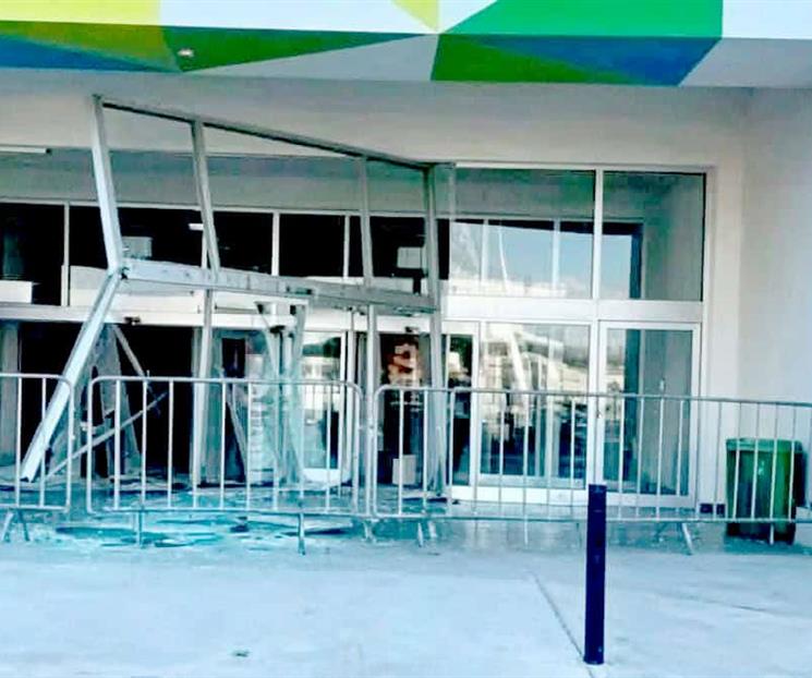 Detienen a balazos a hombre tras irrumpir en plaza comercial Detienen a balazos a hombre tras irrumpir en plaza comercial