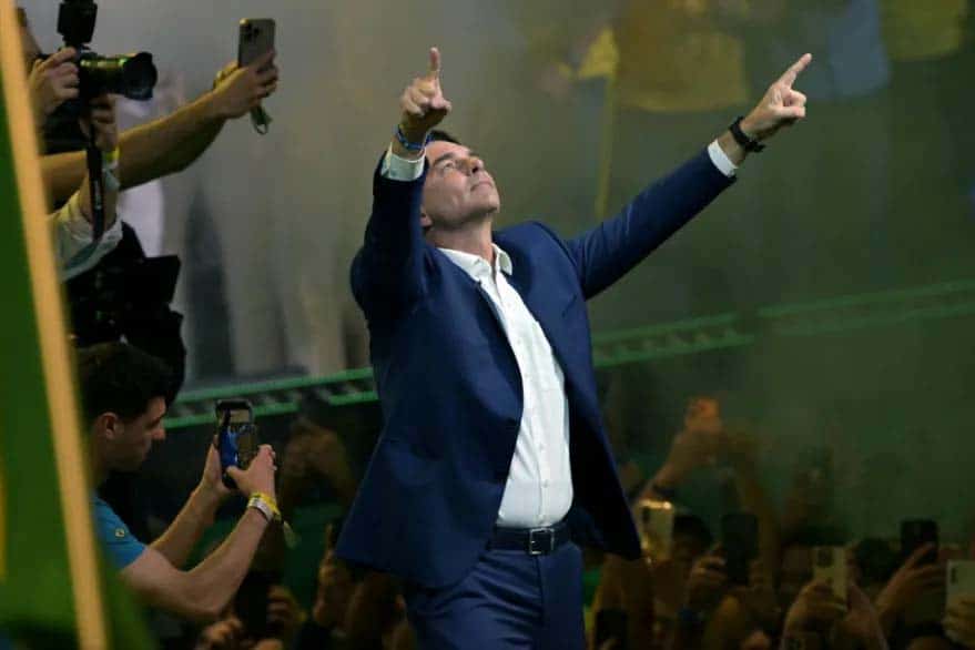 Oficializa Flávio Bolsonaro su candidatura presidencial Oficializa Flávio Bolsonaro su candidatura presidencial