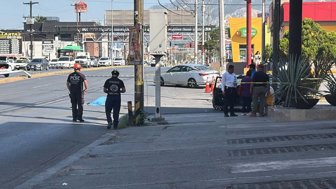Una mujer muri&oacute; atropellada por un veh&iacute;culo que se desplazaba acceso de velocidad, ayer en el municipio de Santa Catarina.