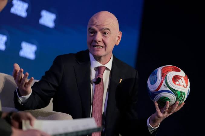 Infantino habl&oacute; de las pol&eacute;micas arbitrales