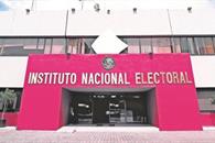 Otorga INE titularidad a 465 funcionarios electorales