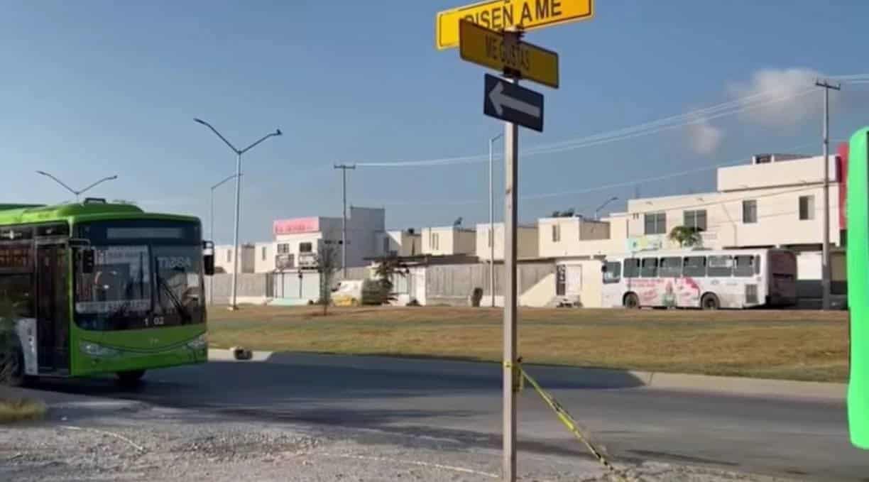Un hombre fue asesinado de diversas lesiones producidas por un machete y su cuerpo qued&oacute; a un lado de una motocicleta, agentes ministeriales, buscan como presunto agresor a la pareja de su ex novia, en Pesquer&iacute;a.