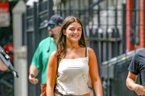 Hija de Tom Cruise y Katie Holmes deja de usar el apellido del actor